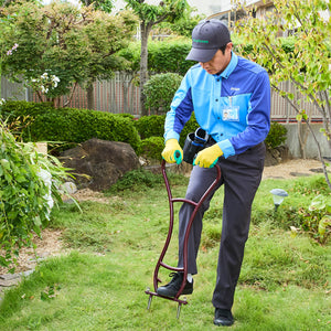芝生のエアレーション（芝生の根切り）