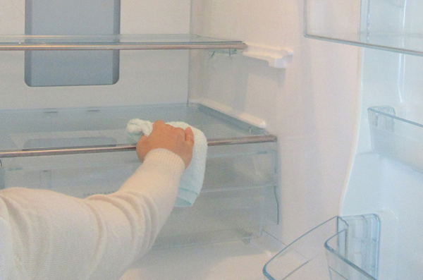 冷蔵庫や食器棚などの除菌にもダスキンのアルコール除菌剤をご活用ください。